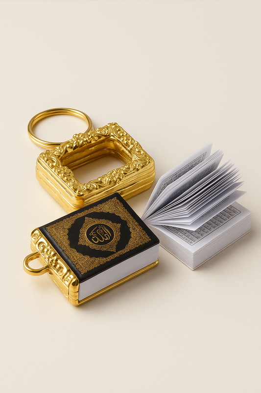 Mini Quran Schlüsselanhänger – Vergoldetes Design mit edlen Details