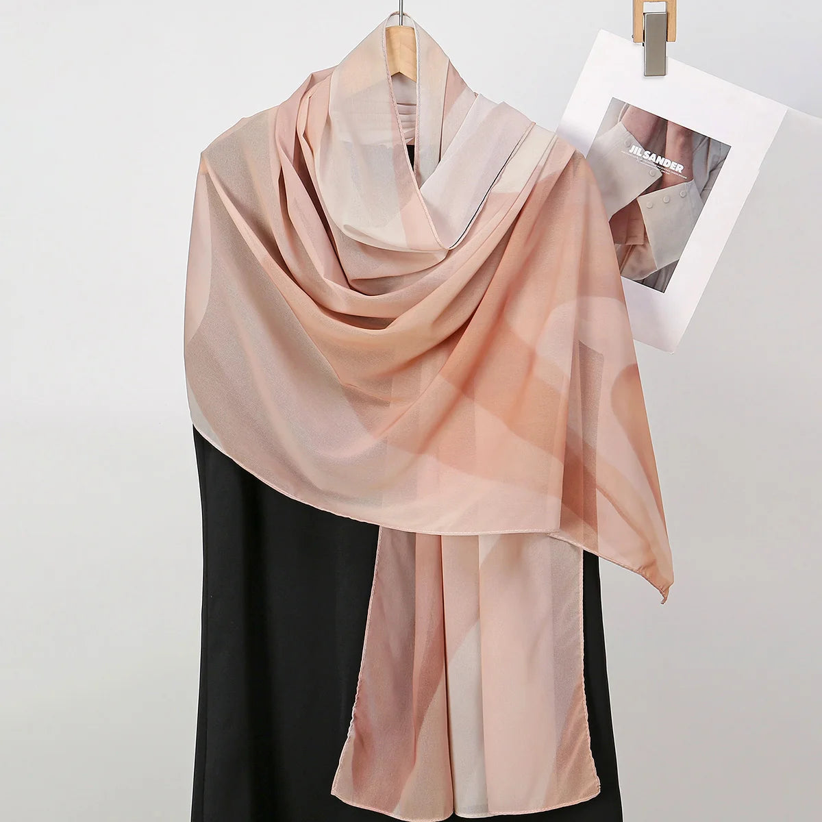 Leichter Chiffon Hijab mit Aquarell-Tie-Dye | Digital Print Kopftuch – Luftig, Stylisch & Elegant
